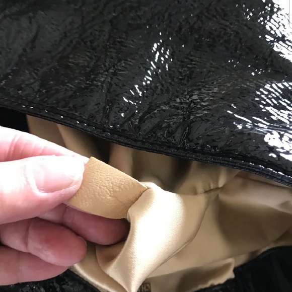 🚫SOLD🚫Authentic Chanel patent leather bag - Picture 4 of 6